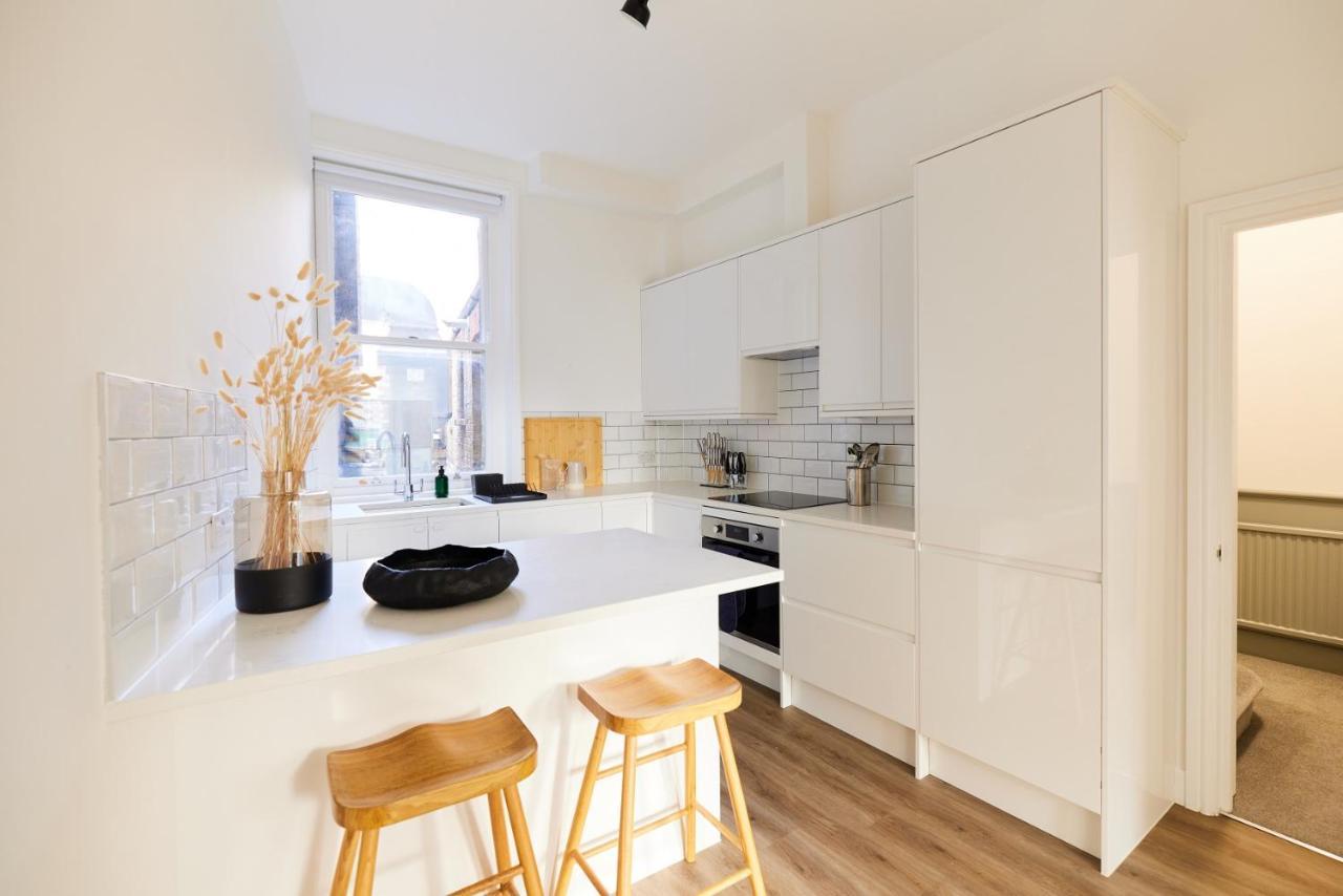 The Fulham Escape - Alluring 5Bdr Flat ลอนดอน ภายนอก รูปภาพ